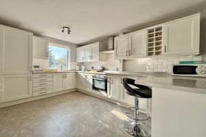 17' Kitchen/Breakfast Room- click for photo gallery